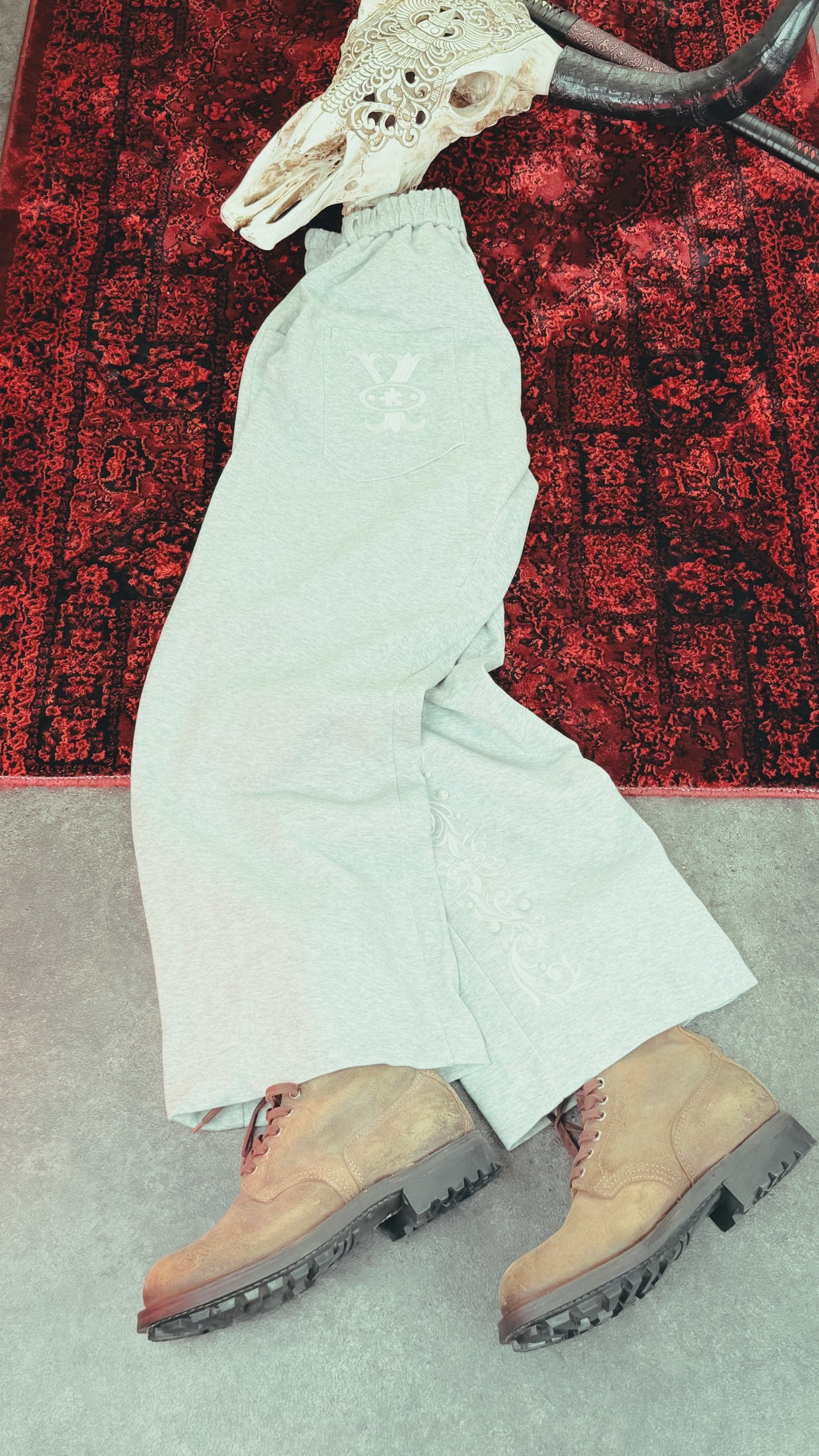 YADcrew embroidered pearl sweatpants