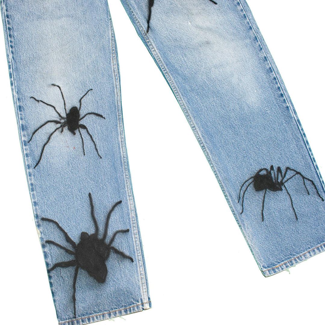 Designer Vintage 3D Spider Spray Paint Destroyed Washed Jeans