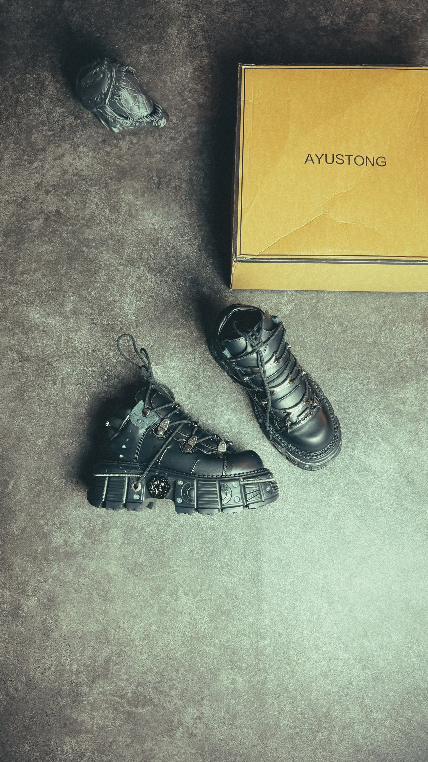 New Rock Boots Metallic Black Leather Platform for men and women