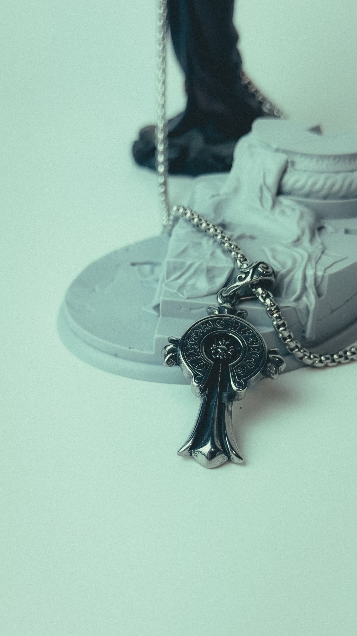 Chrome Hearts Vintage Classic Horseshoe Cross