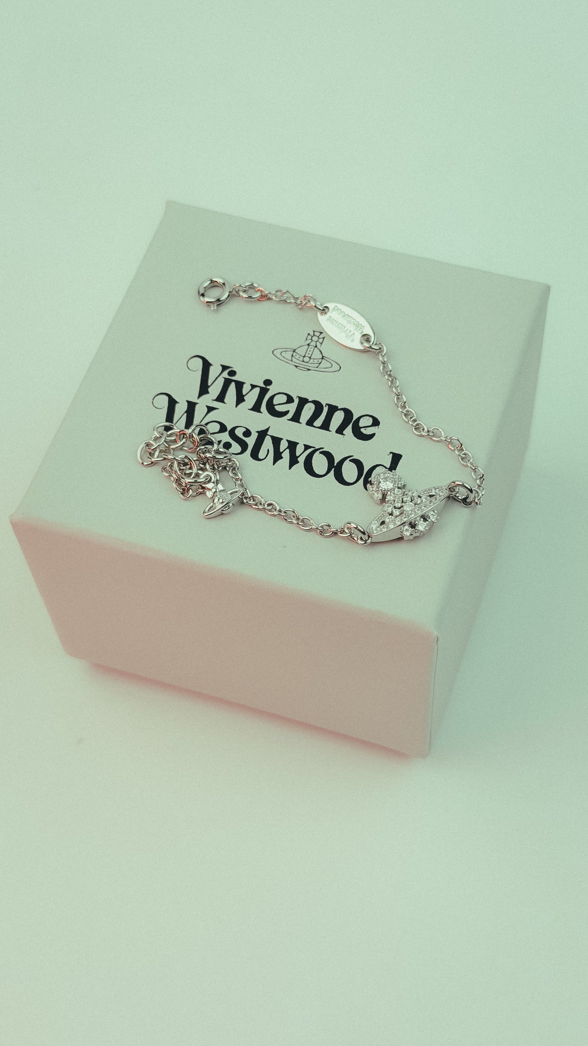 VW Mayfair Bas Relief Pendant Bracelet