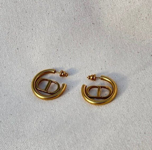 Christian Dior | 30 MONTAIGNE EARRINGS