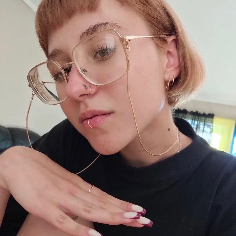Lips piercing (بدون ثقب)