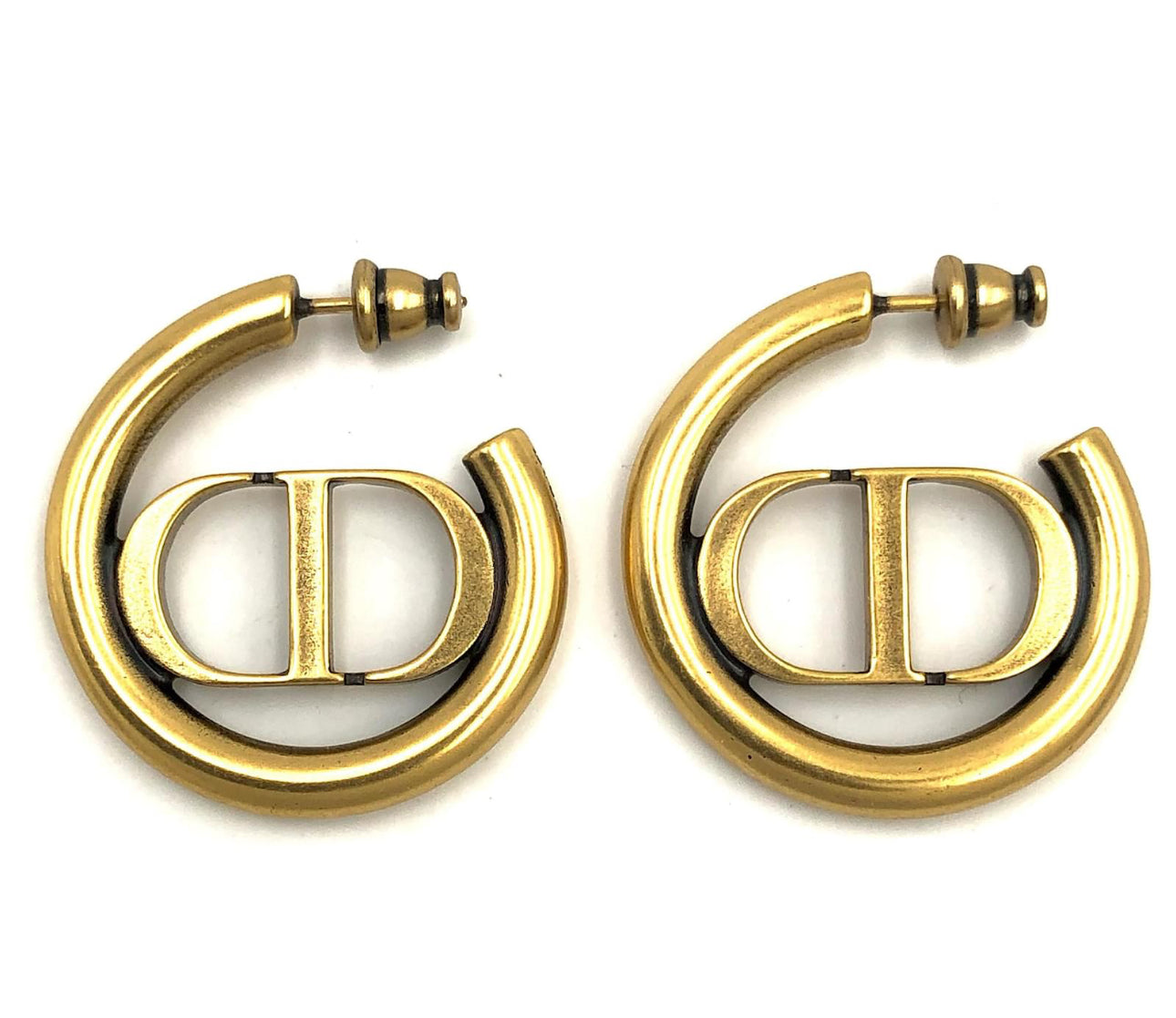 Christian Dior | 30 MONTAIGNE EARRINGS