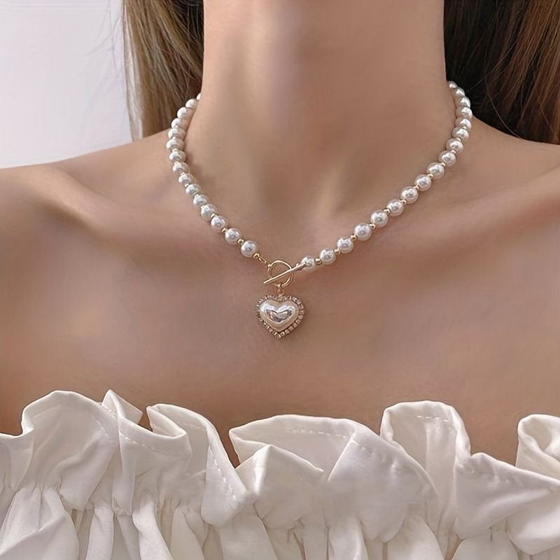 The Faux Pearl Decor Heart Pendant Necklace