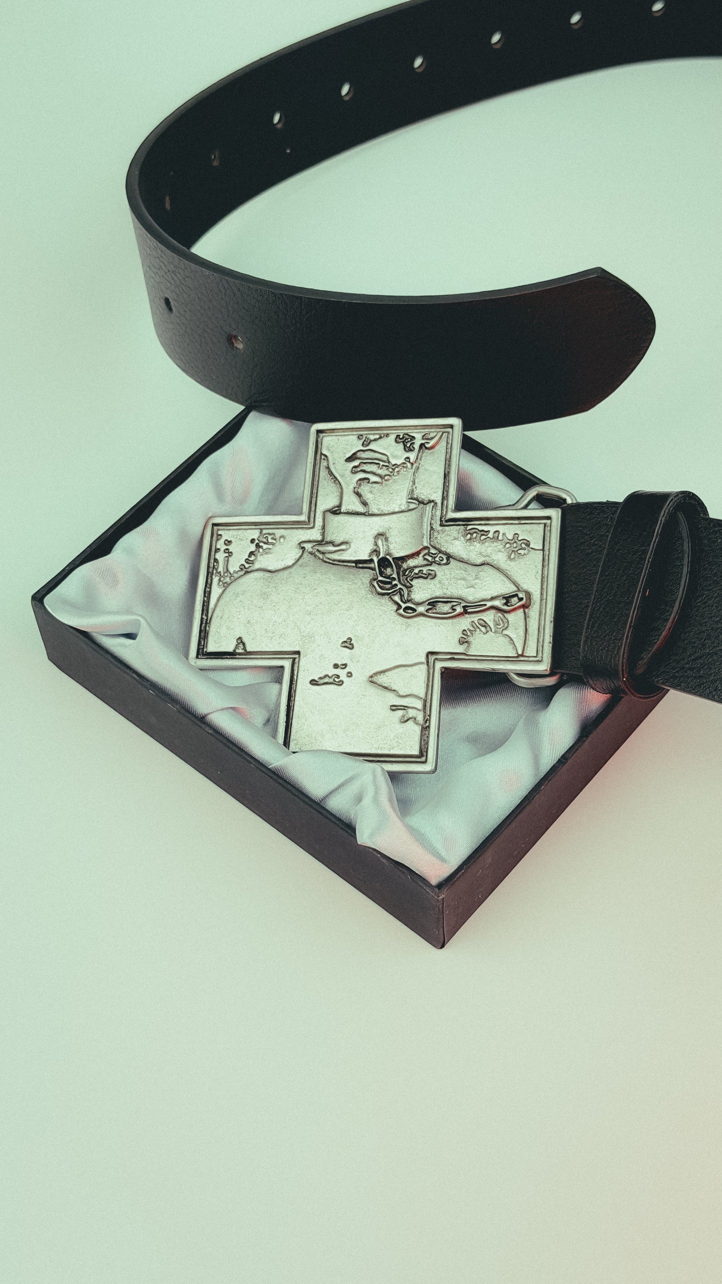 CHAINED BLACK NUBUCK BELT