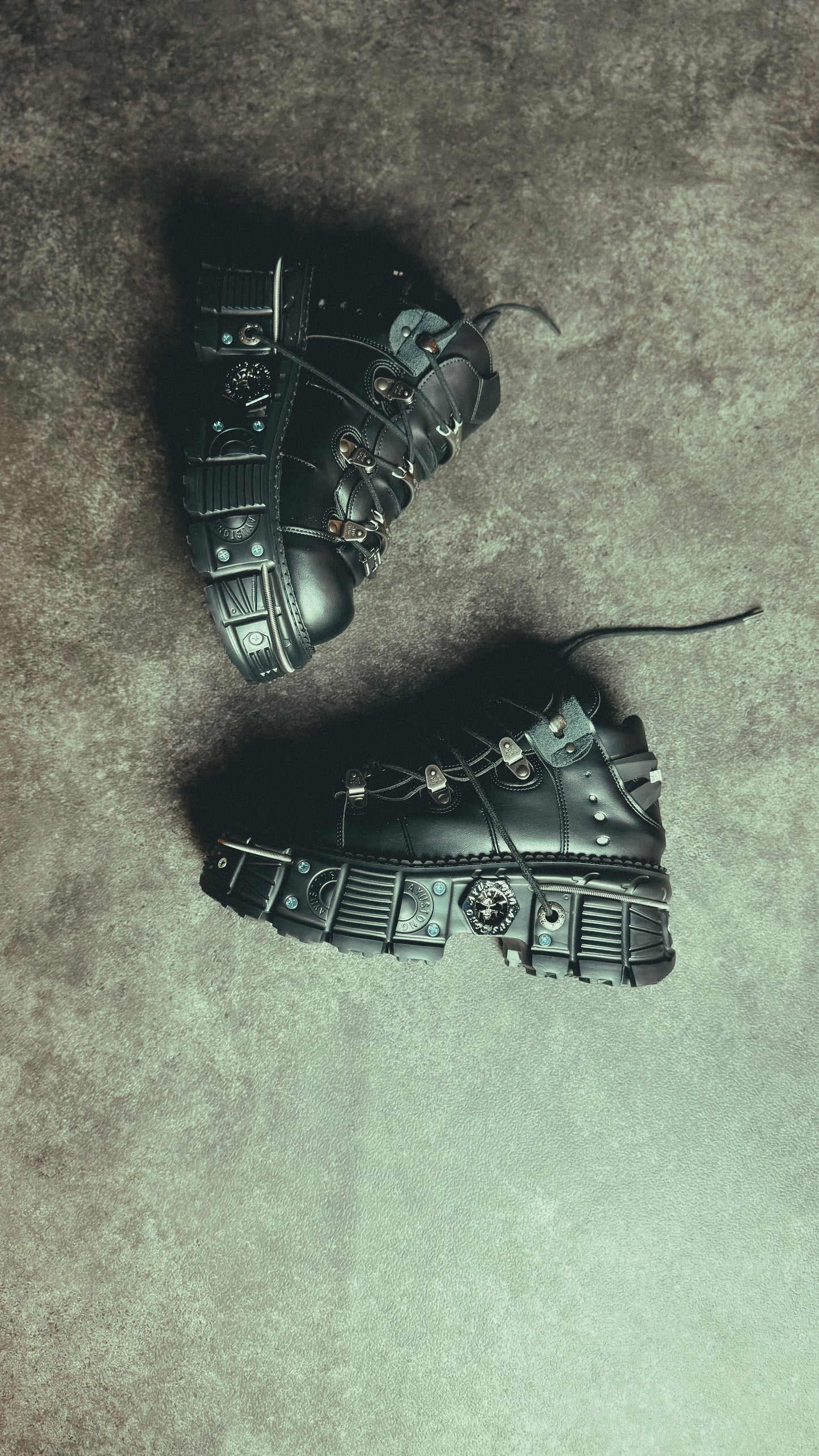 New Rock Boots Metallic Black Leather Platform for men and women