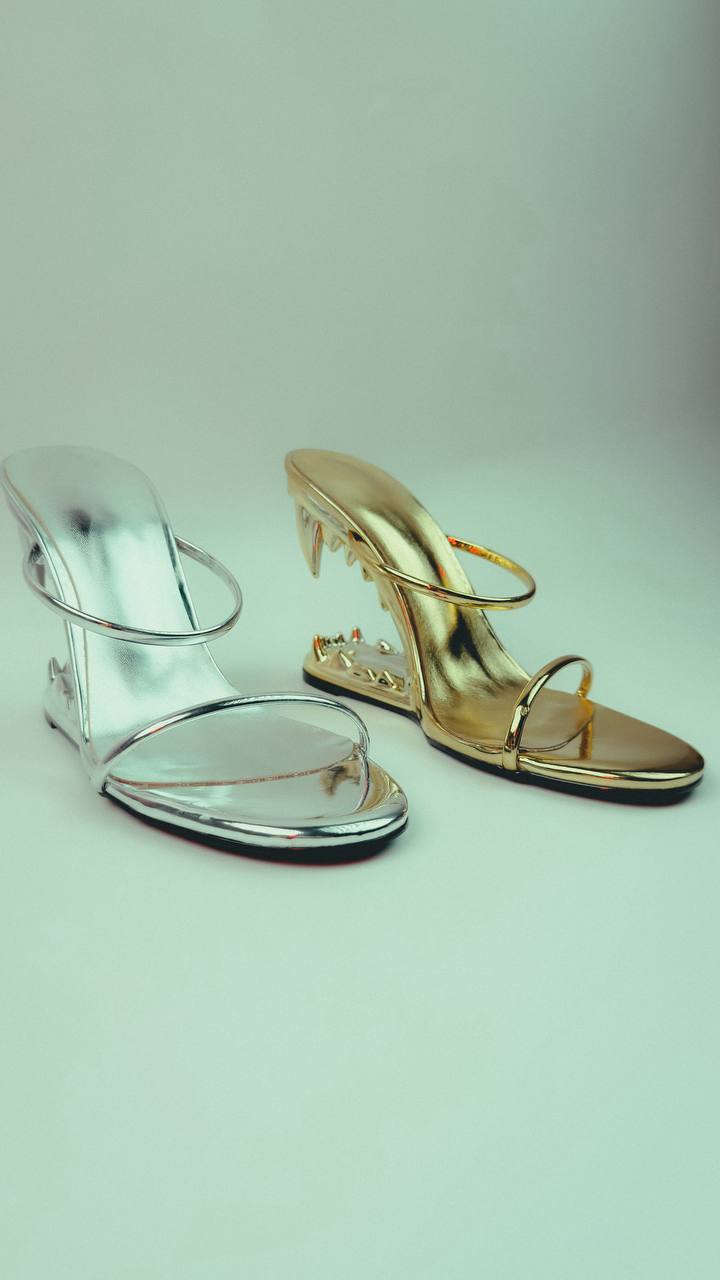 Muiof Sculptured Wedged Heel Sandals