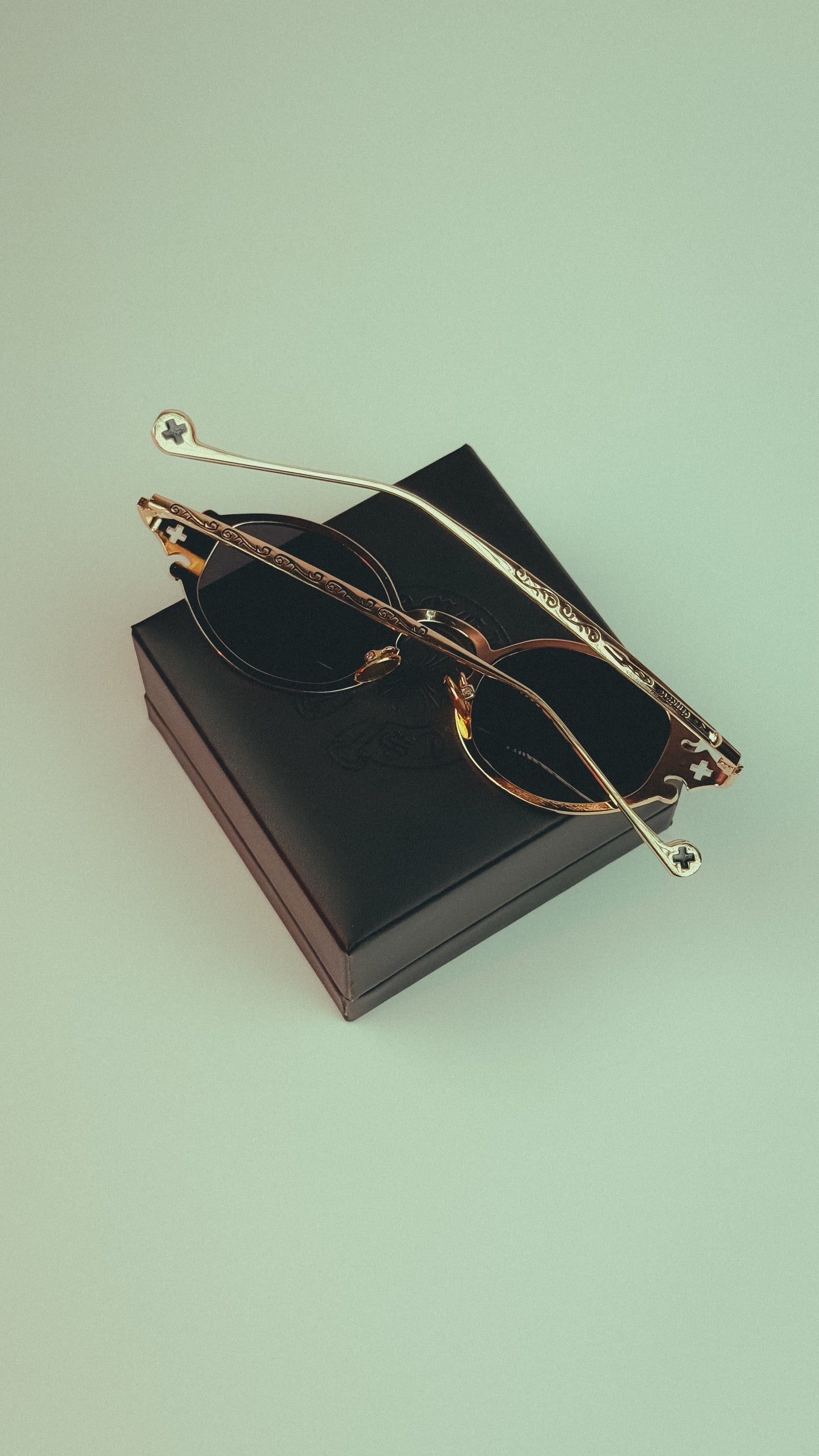Jade Glint Polarized Oval Sunglasses