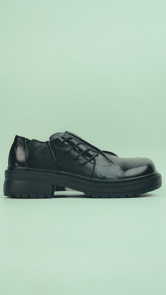 Black Low-Top Derby Shots