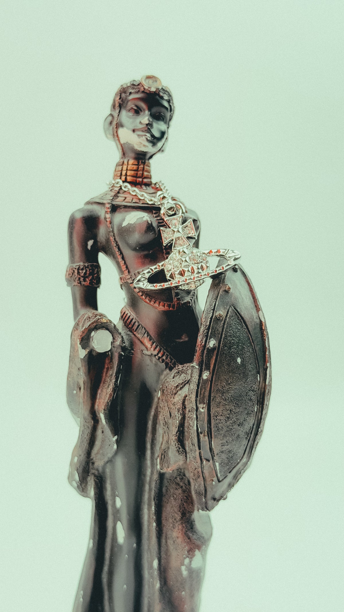 ‏VW Mayfair Bas Relief Pendant Necklace