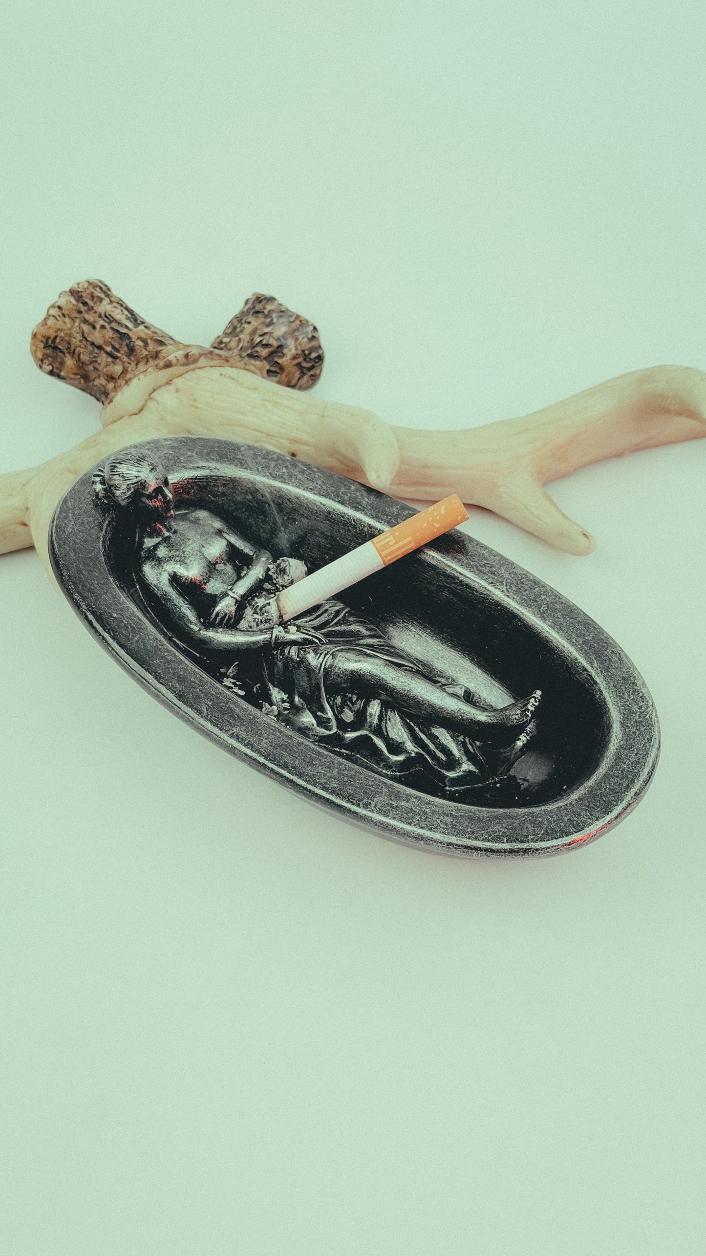 Luxury Antique Bathing Venus Ashtray