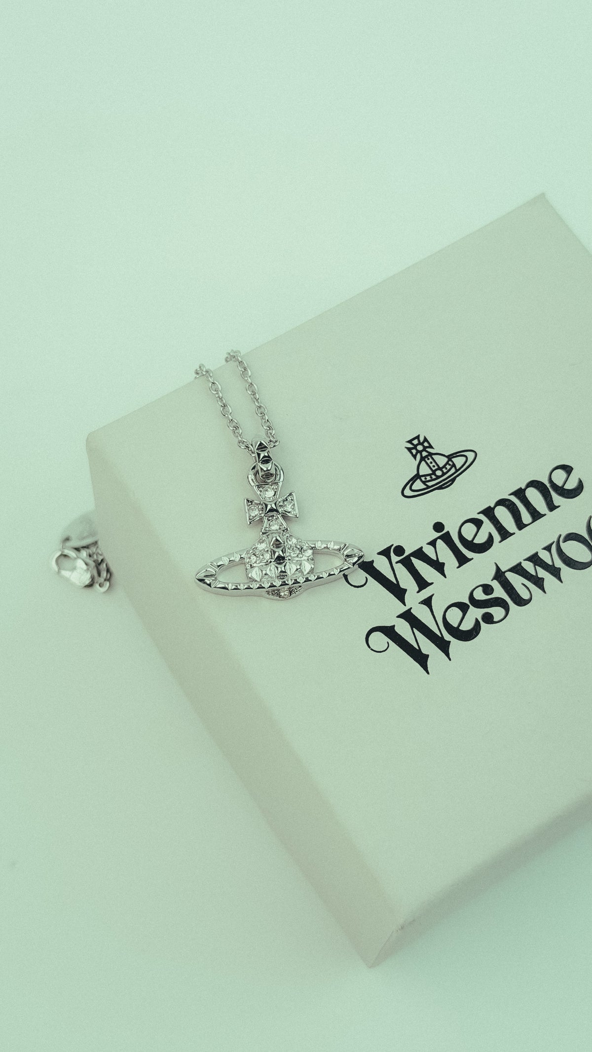 ‏VW Mayfair Bas Relief Pendant Necklace