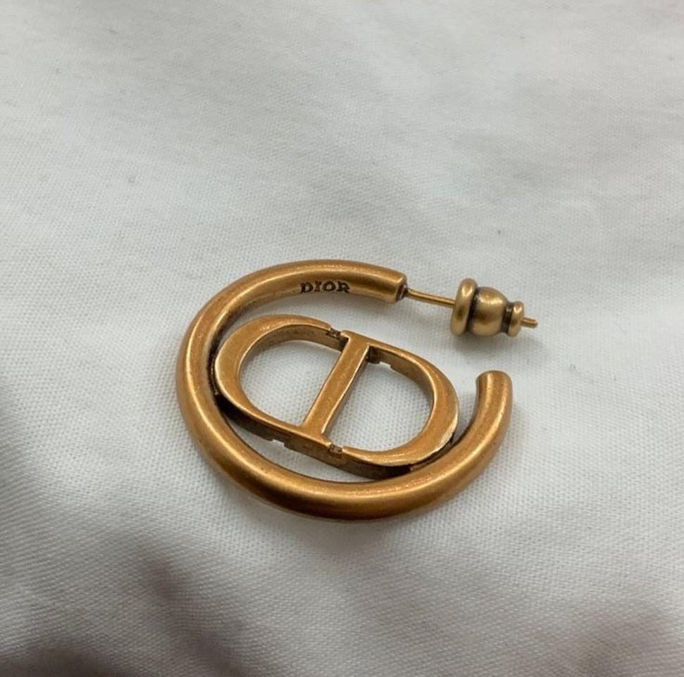 Christian Dior | 30 MONTAIGNE EARRINGS