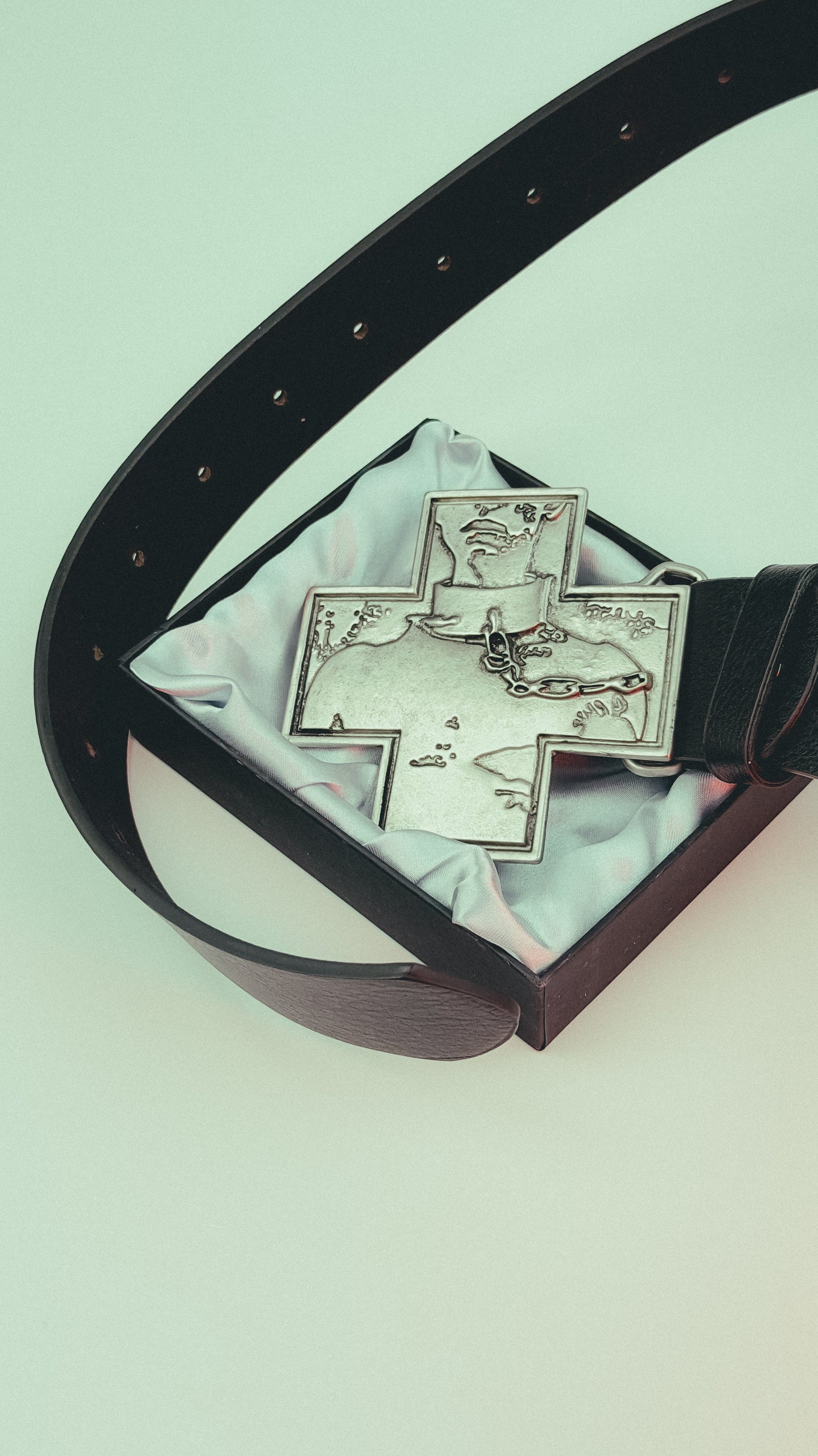 CHAINED BLACK NUBUCK BELT