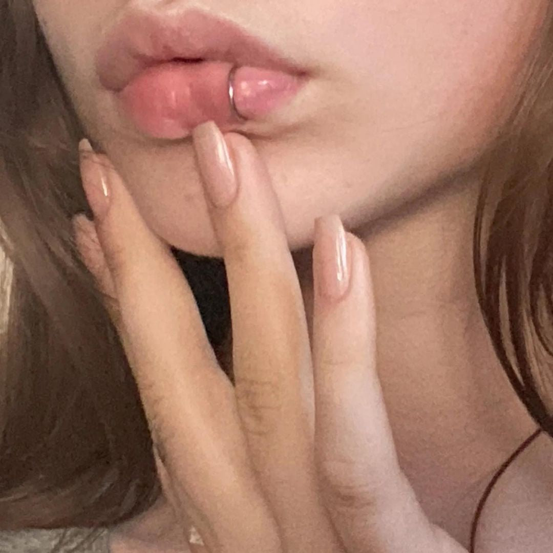 Lips piercing (بدون ثقب)