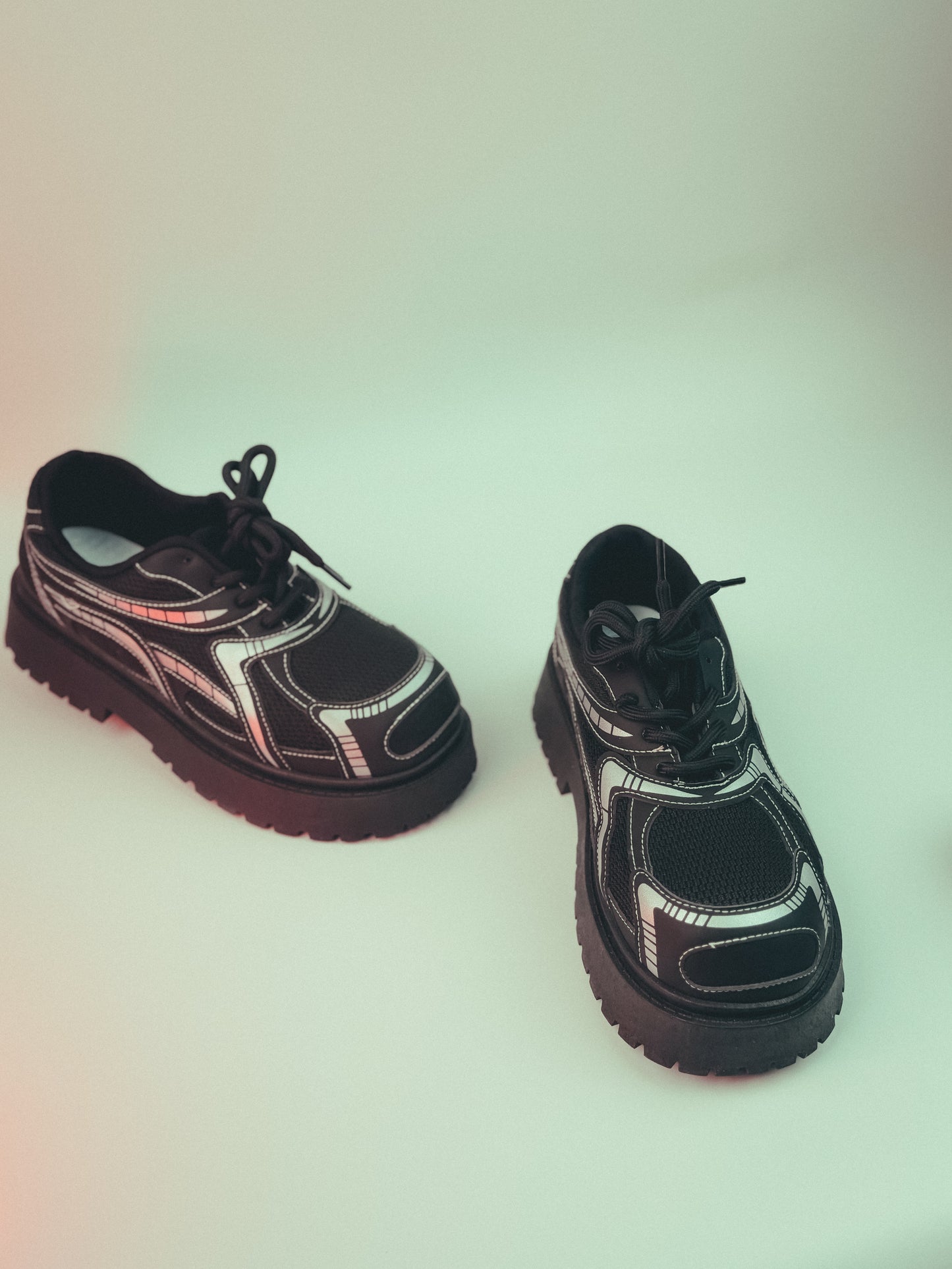 Straye shoes