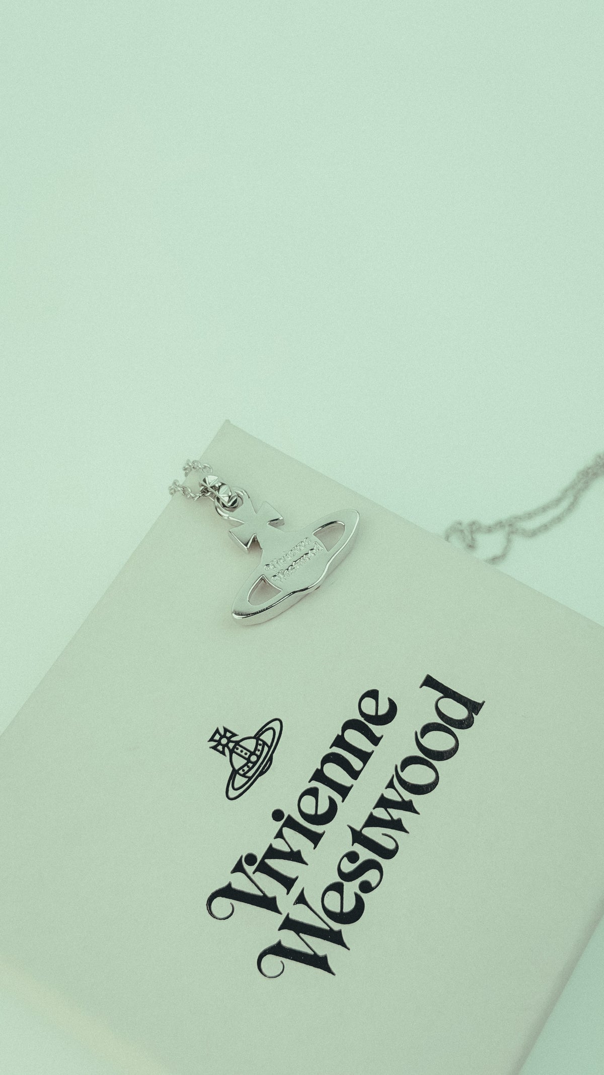 ‏VW Mayfair Bas Relief Pendant Necklace